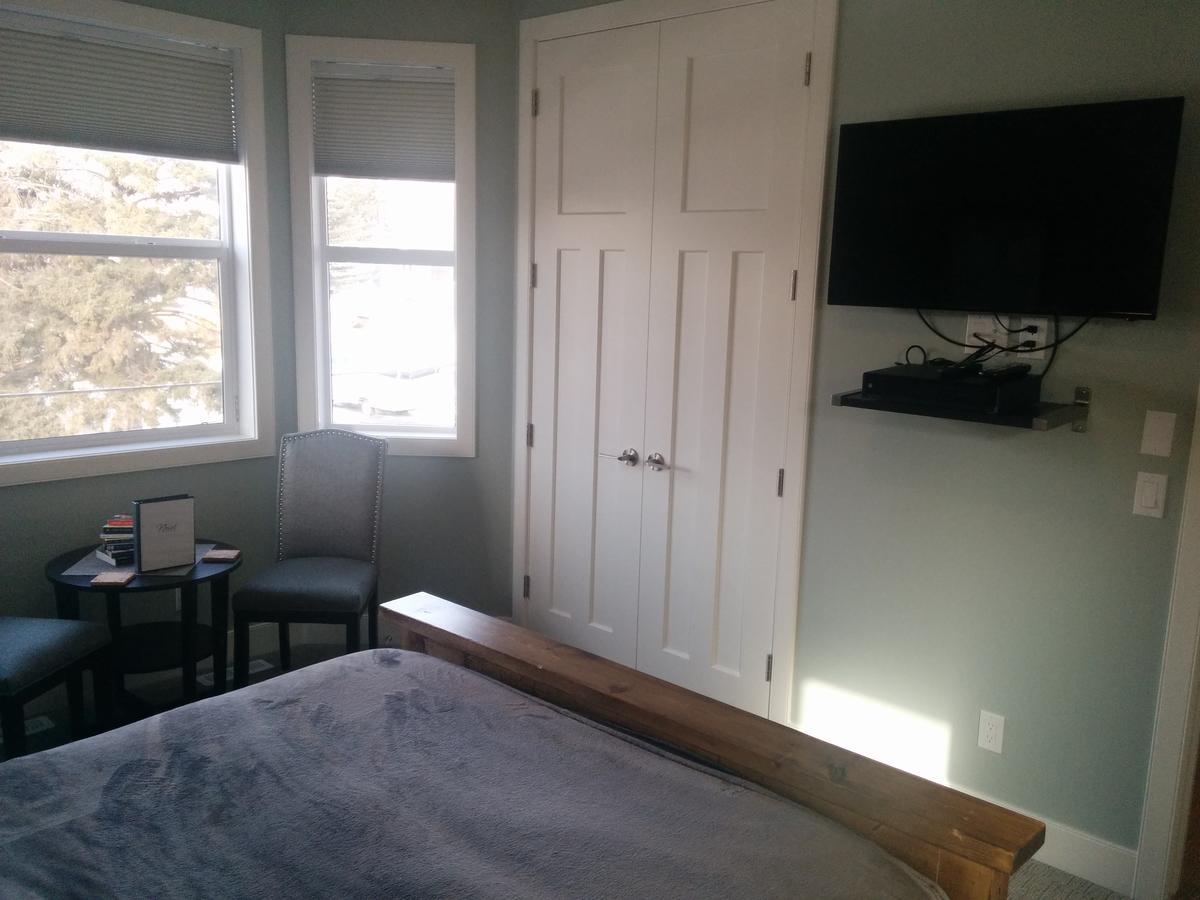 Novel Bed And Breakfast YYC Exterior foto